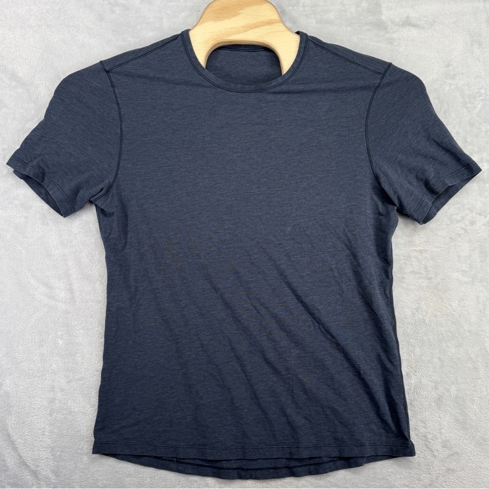 Lululemon Basic T-Shirt Navy Blue Short Sleeve Tee Men's See Measurements 19x27